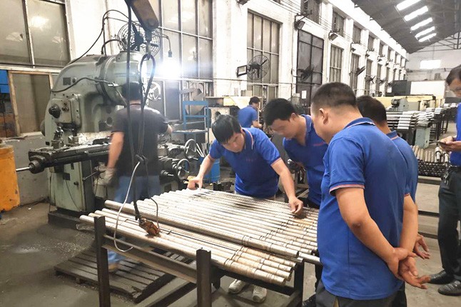 鄭州市神龍泵業(yè)有限公司每周對各個工序進行質(zhì)量監(jiān)督檢驗的現(xiàn)場。